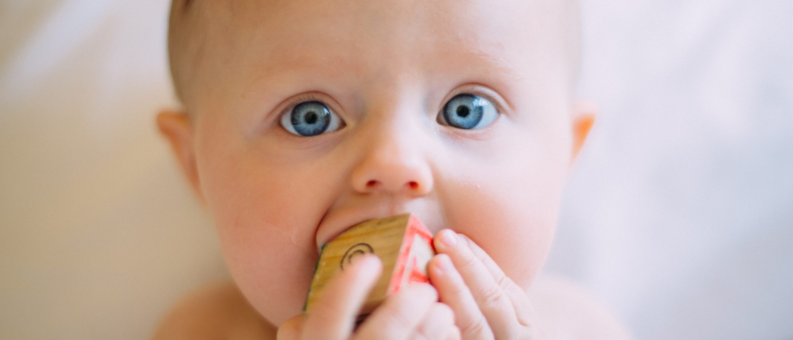 bébé fait ses dents